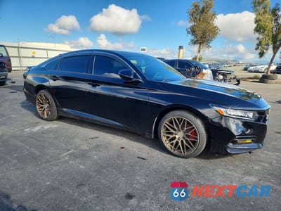 Czwarte zdjęcie samochodu z boku: 2018 HONDA ACCORD SPORT VIN:1HGCV1F38JA183327 - miniatura