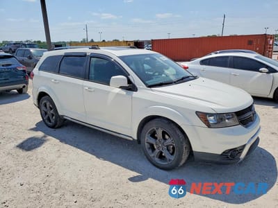 Czwarte zdjęcie samochodu z boku: 2020 DODGE JOURNEY CROSSROAD VIN:3C4PDCGB7LT187899 - miniatura
