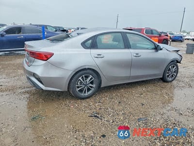 Trzecie zdjęcie samochodu z tyłu: 2024 KIA FORTE LXS VIN:3KPF24AD7RE780841 - miniatura
