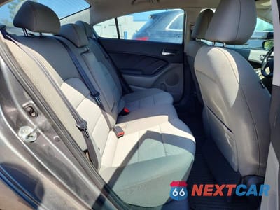 Zdjęcie 10 z 12 samochodu: 2014 KIA FORTE EX VIN:KNAFX4A81E5232096 - miniatura