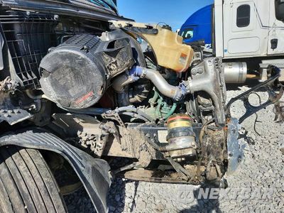 Zdjęcie 9 z 10 samochodu: 2025 VOLVO VNL SEMI TRUCK VIN:4V4NC9EH0SN665670 - miniatura