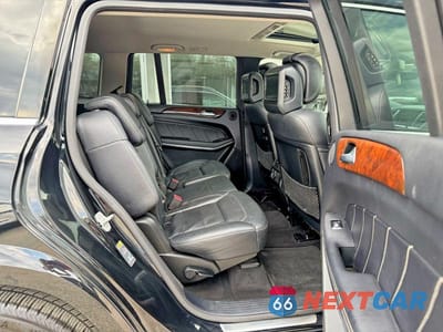 Zdjęcie 6 z 14 samochodu: 2015 MERCEDES-BENZ GL 550 4MATIC VIN:4JGDF7DE1FA508457 - miniatura