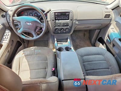 Zdjęcie 8 z 13 samochodu: 2004 FORD EXPLORER XLS VIN:1FMZU62KX4UC05297 - miniatura