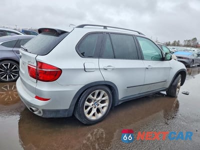 Trzecie zdjęcie samochodu z tyłu: 2012 BMW X5 XDRIVE35I VIN:5UXZV4C5XCL749204 - miniatura