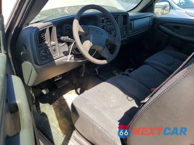 Zdjęcie 8 z 12 samochodu: 2004 CHEVROLET SILVERADO K1500 VIN:2GCEK19V241125810 - miniatura