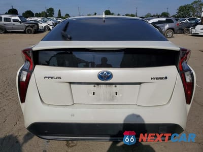 Zdjęcie 6 z 12 samochodu: 2018 TOYOTA PRIUS THREE VIN:JTDKARFU2J3067185 - miniatura