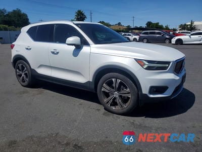 Czwarte zdjęcie samochodu z boku: 2021 VOLVO XC40 T5 INSCRIPTION VIN:YV4162UL2M2565618 - miniatura