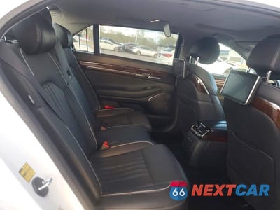 Zdjęcie 10 z 12 samochodu: 2019 GENESIS G90 ULTIMATE VIN:KMTF54JH2KU054582 - miniatura