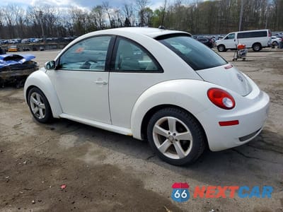 Drugie zdjęcie samochodu z przodu: 2008 VOLKSWAGEN NEW BEETLE TRIPLE WHITE VIN:3VWFG31CX8M510779 - miniatura