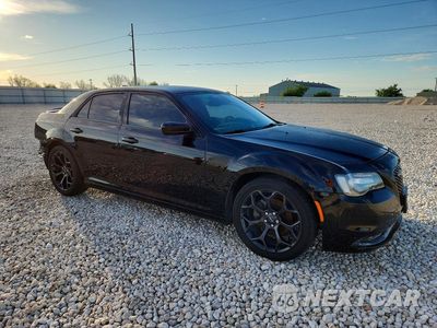 Czwarte zdjęcie samochodu z boku: 2019 CHRYSLER 300 S VIN:2C3CCABG9KH537831 - miniatura