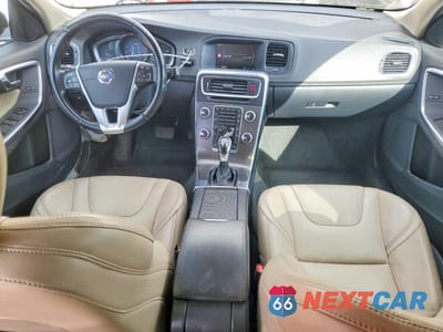 Zdjęcie 8 z 13 samochodu: 2015 VOLVO V60 CROSS COUNTRY PREMIER VIN:YV4612HK1F1000646 - miniatura