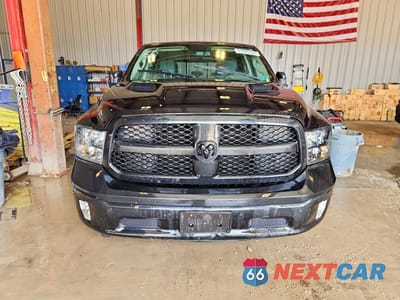 Piąte zdjęcie samochodu w środku: 2018 RAM 1500 SLT VIN:1C6RR7LMXJS354528 - miniatura
