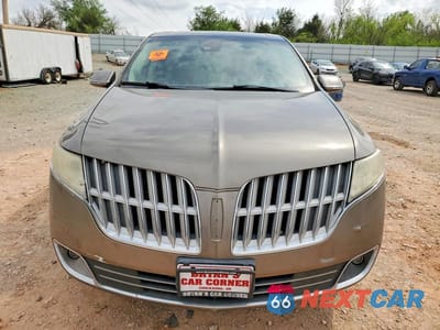 Piąte zdjęcie samochodu w środku: 2012 LINCOLN MKT VIN:2LMHJ5AT8CBL55054 - miniatura
