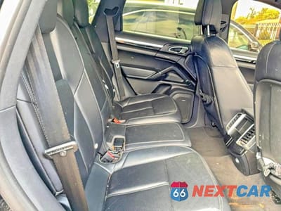 Zdjęcie 6 z 10 samochodu: 2014 PORSCHE CAYENNE VIN:WP1AA2A25ELA95222 - miniatura