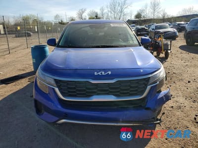 Piąte zdjęcie samochodu w środku: 2022 KIA SELTOS LX VIN:KNDEPCAA7N7288382 - miniatura