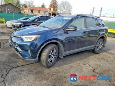 2018 TOYOTA RAV4 LE JTMBFREV3JJ255320 - główne zdjęcie licytacji z USA - miniatura