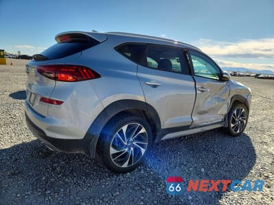 Trzecie zdjęcie samochodu z tyłu: 2020 HYUNDAI TUCSON SPORT VIN:KM8J3CAL0LU167179 - miniatura
