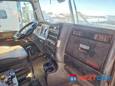 Zdjęcie 6 z 10 samochodu: 2014 KENWORTH CONSTRUCTION W900 VIN:1NKWLP9X5EJ411470 - miniatura