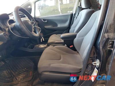 Zdjęcie 7 z 11 samochodu: 2013 HONDA FIT VIN:JHMGE8H34DC053493 - miniatura