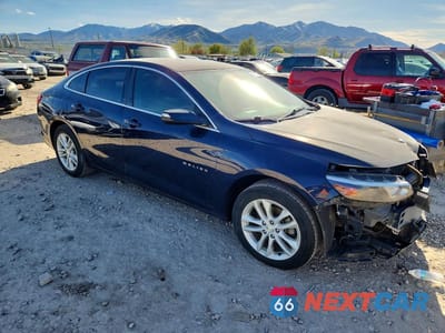 Czwarte zdjęcie samochodu z boku: 2017 CHEVROLET MALIBU LT VIN:1G1ZE5ST5HF156744 - miniatura