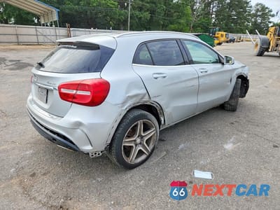 Trzecie zdjęcie samochodu z tyłu: 2015 MERCEDES-BENZ GLA 250 4MATIC VIN:WDCTG4GB8FJ031548 - miniatura
