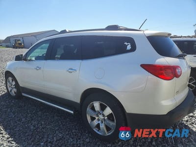 Drugie zdjęcie samochodu z przodu: 2011 CHEVROLET TRAVERSE LT VIN:1GNKRGED0BJ374728 - miniatura