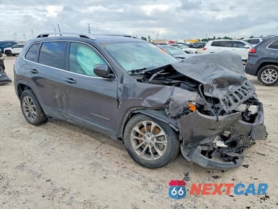 Czwarte zdjęcie samochodu z boku: 2019 JEEP CHEROKEE LATITUDE PLUS VIN:1C4PJLLB1KD173726 - miniatura