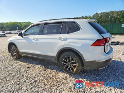 Drugie zdjęcie samochodu z przodu: 2020 VOLKSWAGEN TIGUAN SE VIN:3VV3B7AX3LM068453 - miniatura