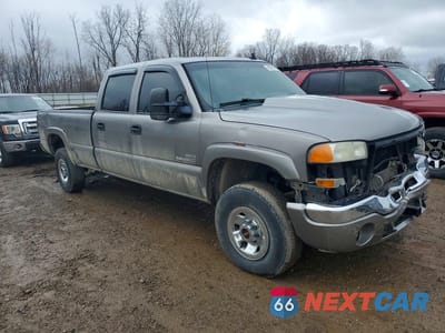 Czwarte zdjęcie samochodu z boku: 2007 GMC NEW SIERRA K3500 VIN:1GTHK33D37F153217 - miniatura