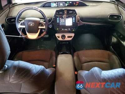 Zdjęcie 8 z 12 samochodu: 2018 TOYOTA PRIUS THREE VIN:JTDKARFUXJ3551153 - miniatura
