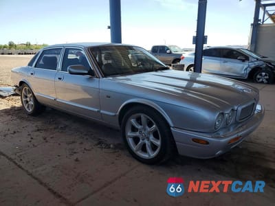 Czwarte zdjęcie samochodu z boku: 2001 JAGUAR XJR VIN:SAJDA15B61MF37307 - miniatura