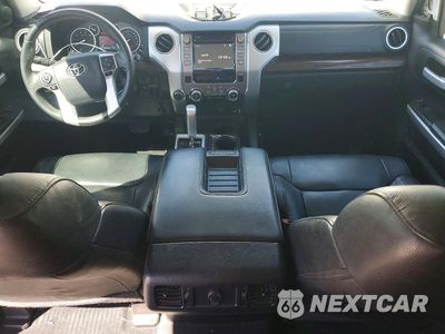 Zdjęcie 8 z 13 samochodu: 2017 TOYOTA TUNDRA LIMITED VIN:5TFHW5F14HX649690 - miniatura
