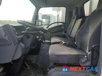 Zdjęcie 7 z 13 samochodu: 2015 ISUZU NQR REFRIGERATED BOX TRUCK VIN:JALE5W163F7901228 - miniatura