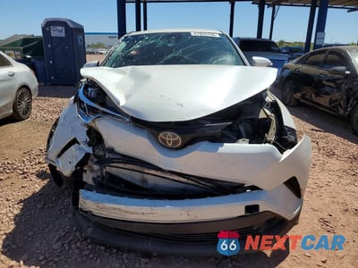 Piąte zdjęcie samochodu w środku: 2018 TOYOTA C-HR XLE VIN:NMTKHMBX8JR017693 - miniatura