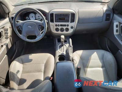 Zdjęcie 8 z 13 samochodu: 2006 FORD ESCAPE XLT VIN:1FMCU93196KA40693 - miniatura