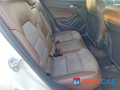Zdjęcie 10 z 12 samochodu: 2015 MERCEDES-BENZ GLA 250 4MATIC VIN:WDCTG4GB3FJ038004 - miniatura