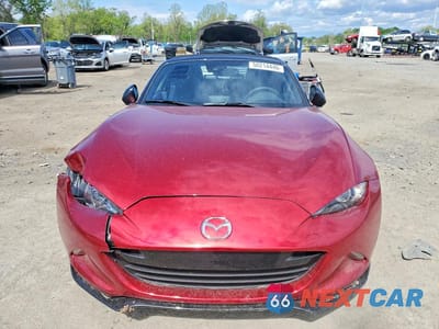 Piąte zdjęcie samochodu w środku: 2022 MAZDA MX-5 MIATA CLUB VIN:JM1NDAC77N0505582 - miniatura