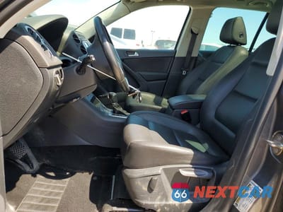 Zdjęcie 7 z 14 samochodu: 2015 VOLKSWAGEN TIGUAN S VIN:WVGBV7AXXFW575254 - miniatura