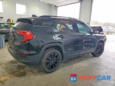 Trzecie zdjęcie samochodu z tyłu: 2021 GMC TERRAIN SLE VIN:3GKALTEV8ML395382 - miniatura