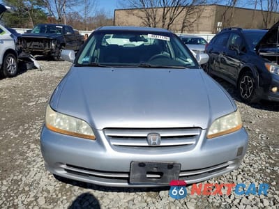 Piąte zdjęcie samochodu w środku: 2001 HONDA ACCORD LX VIN:1HGCG66511A060221 - miniatura