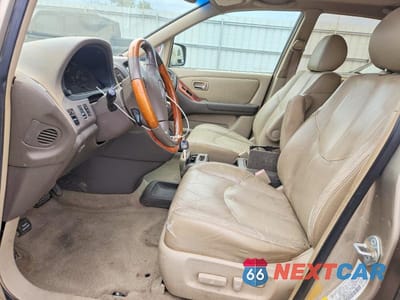 Zdjęcie 7 z 13 samochodu: 2002 LEXUS RX 300 BASE VIN:JTJHF10U220248759 - miniatura