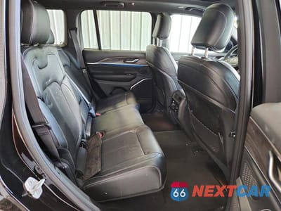Zdjęcie 11 z 13 samochodu: 2023 JEEP GRAND CHEROKEE OVERLAND VIN:1C4RJHDG7P8741445 - miniatura