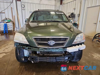 Piąte zdjęcie samochodu w środku: 2005 KIA SORENTO LX VIN:KNDJC733455442588 - miniatura