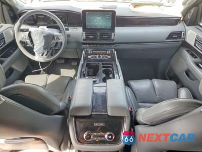 Zdjęcie 8 z 13 samochodu: 2019 LINCOLN NAVIGATOR RESERVE VIN:5LMJJ2LT5KEL08962 - miniatura