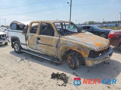 Czwarte zdjęcie samochodu z boku: 2001 CHEVROLET SILVERADO K1500 VIN:1GCEK19V61Z223354 - miniatura