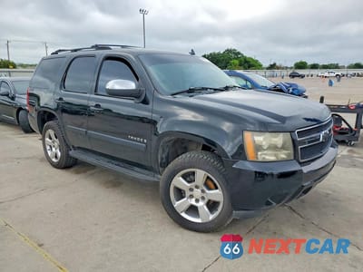 Czwarte zdjęcie samochodu z boku: 2007 CHEVROLET TAHOE C1500 VIN:1GNFC13JX7R163988 - miniatura