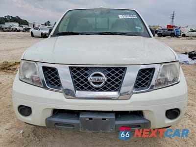 Piąte zdjęcie samochodu w środku: 2013 NISSAN FRONTIER SV V6 VIN:1N6AD0CU3DN747878 - miniatura