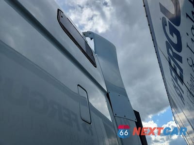 Zdjęcie 10 z 10 samochodu: 2013 VOLVO VNL SEMI TRUCK VIN:4V4NC9TG3DN558075 - miniatura