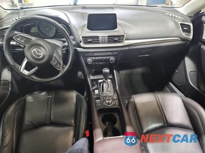 Zdjęcie 8 z 12 samochodu: 2018 MAZDA 3 TOURING VIN:3MZBN1V35JM211970 - miniatura