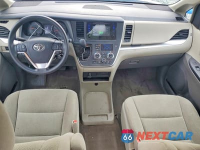Zdjęcie 8 z 13 samochodu: 2017 TOYOTA SIENNA L 7-PASSENGER VIN:5TDZZ3DC9HS785677 - miniatura